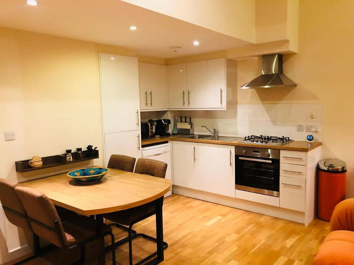 2 Bed 2 Bath With Private Parking Lägenhet Edinburg 0*,