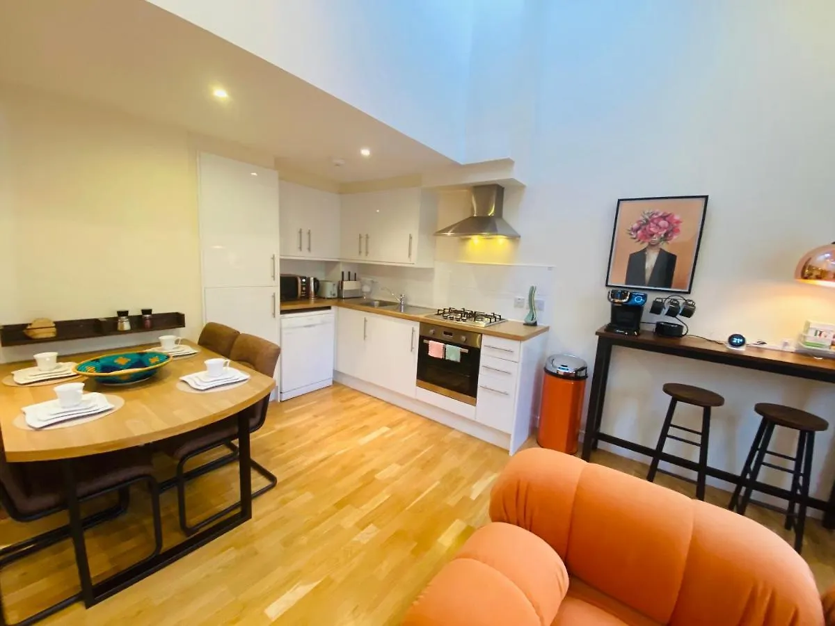 2 Bed 2 Bath With Private Parking Lägenhet Edinburg 0*,